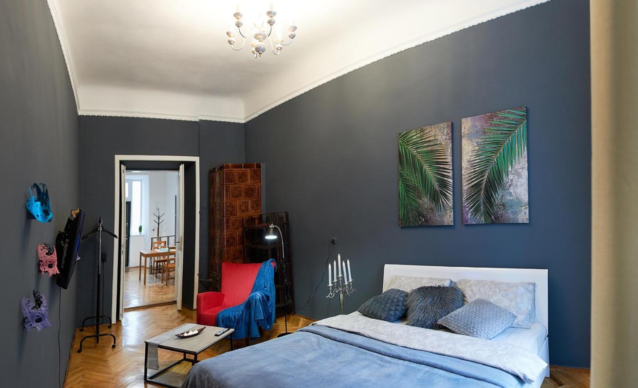 Stylish Apartments In The Center Leópolis Exterior foto